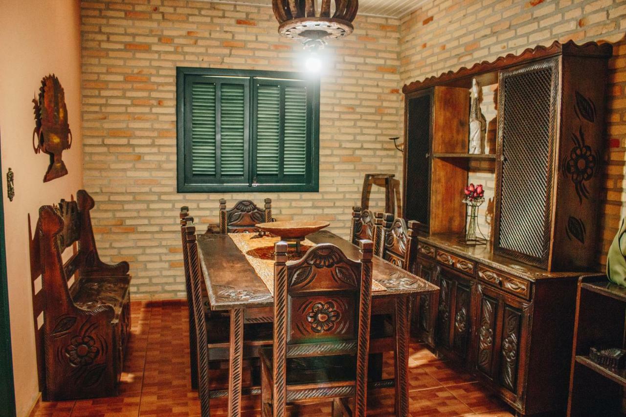 Verdes Em Cantos Pousada カランカス エクステリア 写真